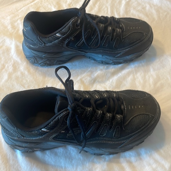 Men’s Skechers Athletics. Like new only worn once indoors! Black. Size 11.5 (US) - Picture 4 of 11